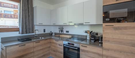 Kühlschrank, Mikrowelle, Geschirrspüler
