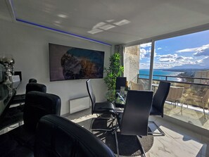 Interior - TOP Modern Beachfront Penthouse With Stunning Views and 3 Pools in Marbella (Marbella)