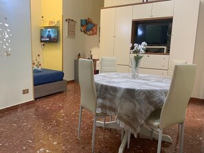 Dining - Raffy House - Very close to Metro A (Roma)