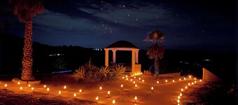 Jamul's Jewel: 10ACRES,Hilltop,Heated*Salt Pool,Spa*,City & Mtn.Views,B-Ball Court*,Grill,Horseshoes
