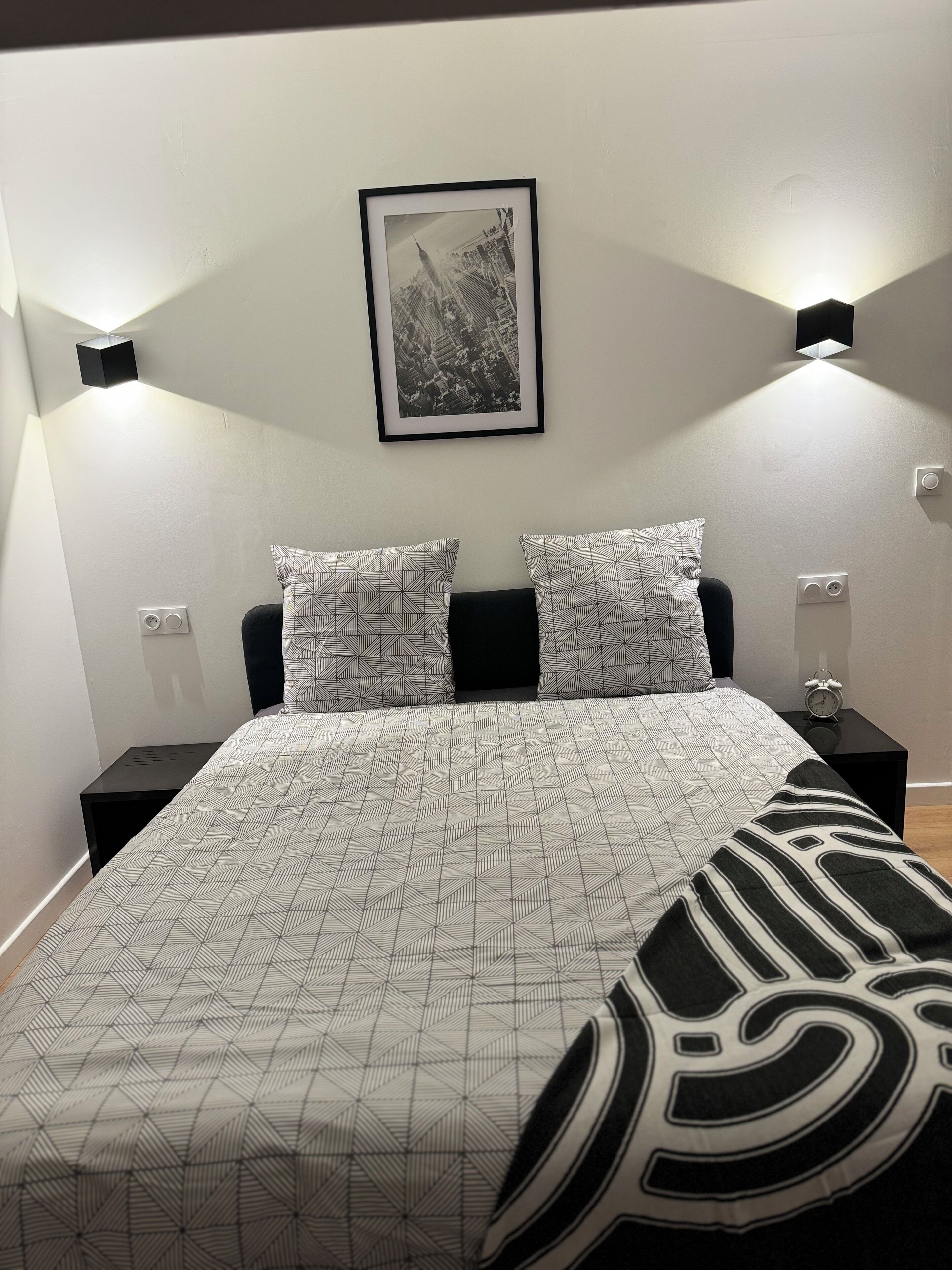 4 bedrooms, desk, iron/ironing board, free WiFi