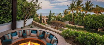 Villa Esperanza: 6BR Ocean-View Villa, Palmilla Caleta, Golf Cart