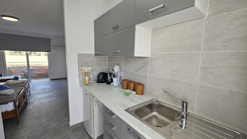 1 bedroom, soundproofing