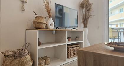 141 LCA - Stay Miracle Apartment
