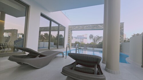 146 2 AN - Stay Oasis Luxury Villa