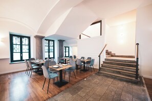 Desayuno continental incluido todos los días 