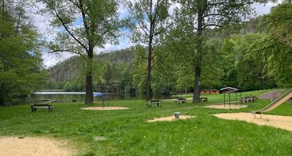 New vacation home with garden on the edge of the forest, family-friendly
