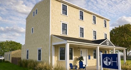 Valley Pearl Suite | 2 BDRM sleeps 6, full kitchen