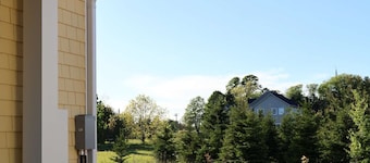 Valley Pearl Suite | 2 BDRM sleeps 6, full kitchen