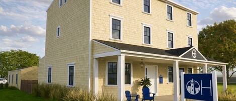 المنشأة من الخارج