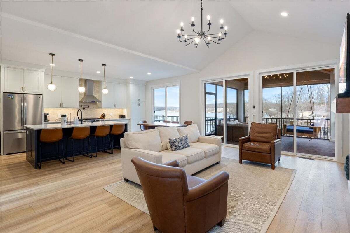 Smart-TV, Kamin, Videospiele, Tischfußball