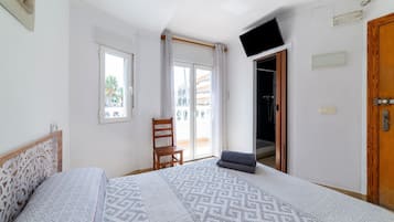 1 bedroom, free WiFi, bed sheets