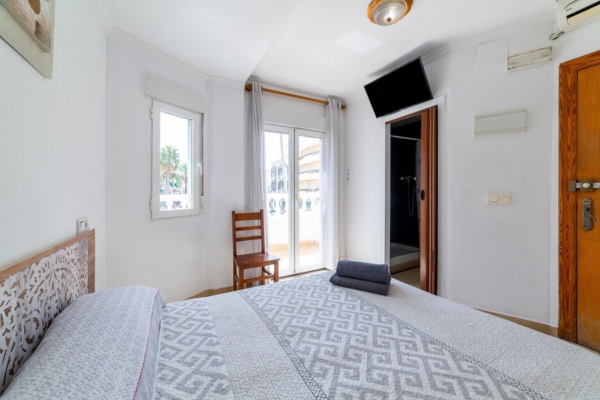 Room 'Doble 11' With Private Terrace, Wi-fi And Air Conditioning - Roquetas de Mar