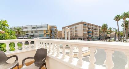 Room 'Doble 11' with Private Terrace, Wi-Fi and Air Conditioning