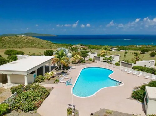 Seaview Paradise; located on Golf course!