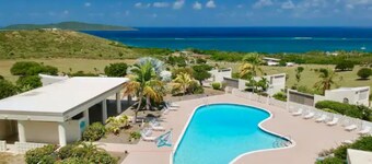 Seaview Paradise; located on Golf course!