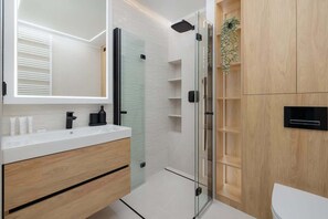 シャ  ワー、ヘアドライヤー、タオル