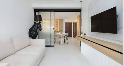 Sunny Apartment with Balcony | Close to the Beach | Parking