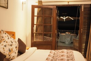 4 bedrooms, iron/ironing board, WiFi, bed sheets - Timbuktoo 4BHK En-suite  villa with swimming pool  (Kasauli)