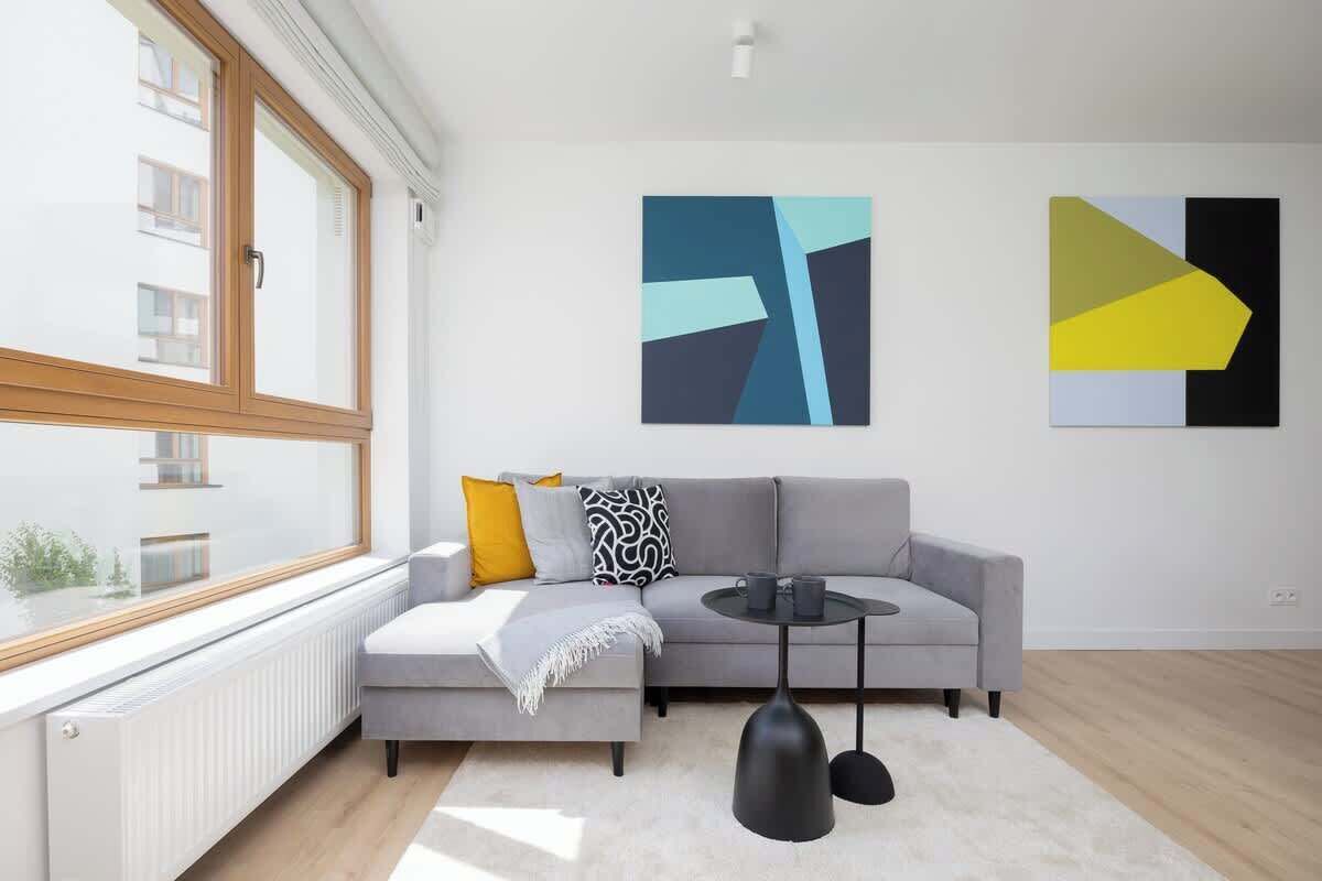 Televisión y oficina 