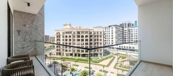 Luxurious 1 Bedroom Retreat with pool gym and game