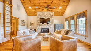 TV - 1250 River Cottage - Barefoot Resort Rentals (Longs)