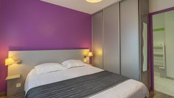 1 slaapkamer, een strijkplank/strijkijzer, gratis wifi, beddengoed