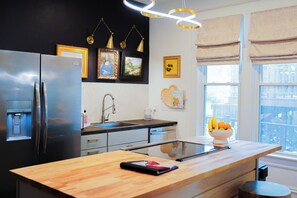 Fridge, microwave, oven, stovetop - Impressive three bedroom on historic Fenelon Place (Dubuque)