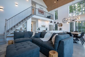 スマートテレビ、暖炉、ステレオ