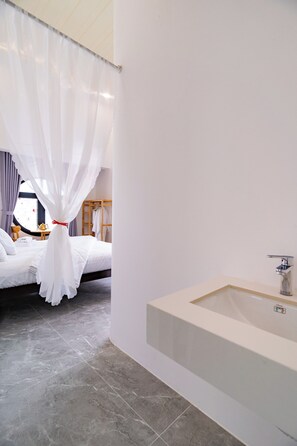 Deluxe Room, City View | Desk, free WiFi - Charming House Phu Quoc (Phu Quoc)