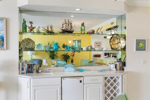 Interior - Ocean Oasis at Sunset Marina-2 bed 2 bath oceanfront condo w/boat slip rental (Key West)