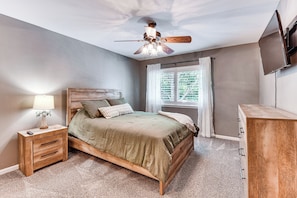 Apartment (2 Bedrooms) | Interior - Marina Villa Condo at Lake Keowee w/ Fireplace (Salem)