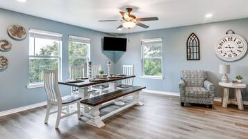 House (3 Bedrooms) | Interior