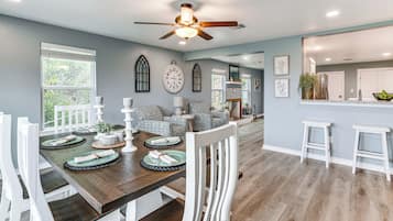 House (3 Bedrooms) | Front of property