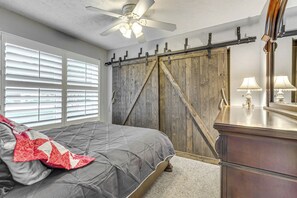 Interior - Fort Walton Beach Home w/ Pool: 5 Mi to Beach! (Fort Walton Beach)