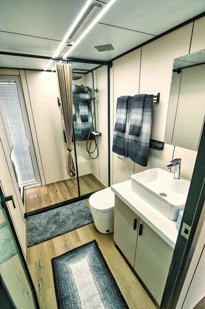 Shower, hair dryer, towels - Shangri La: Waterfront Boat Bungalow with Resort Access! (Merritt Island)