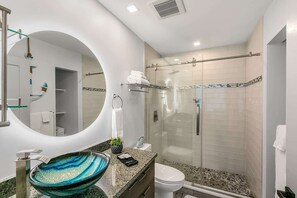 Shower, hair dryer, towels - Waterfront Captain's Stateroom: Views, Pool & Hot Tub! (Merritt Island)
