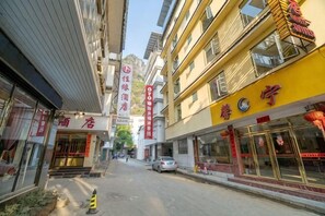 المنشأة من الخارج