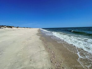 Chaises longues, serviettes de plage