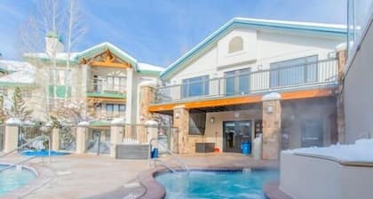 Storm Meadows Spa~Ski In/Ski Out~Great Amenities