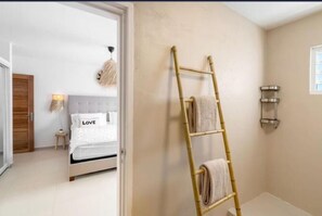 1 chambre, fer et planche à repasser, Wi-Fi gratuit, draps fournis