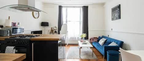 Apartment | Private kitchen | Fridge, microwave, oven, stovetop