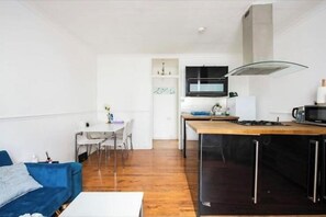 Private kitchen - Charming London Apartment Near Hyde Park (London)