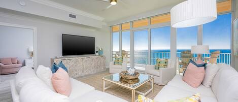 Condo, 4 Bedrooms | Living area