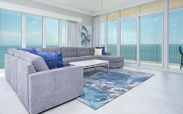 Condo, 4 Bedrooms | Living area
