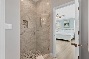 Maison, 4 chambres | Salle de bain | Serviettes fournies