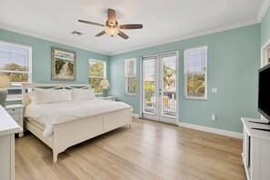 House, 4 Bedrooms - Aqua Vista 4 Bedroom Home by RedAwning (Holmes Beach)