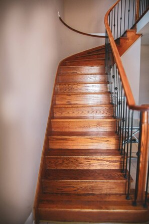 Interior - Modern, luxurious, entire home for family or work in quiet neighborhood (Vaughan)