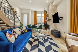 Télévision, cheminée