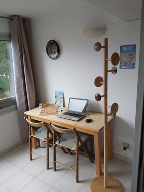 Interior - Coquet Studio Centre Port Proche de Toutes Activités Accessibles à Pied ou Vélo (Agde)